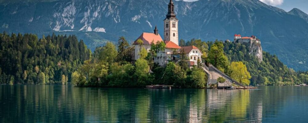 Sri Lanka coastal scene as a tropical travel dupe for Bali